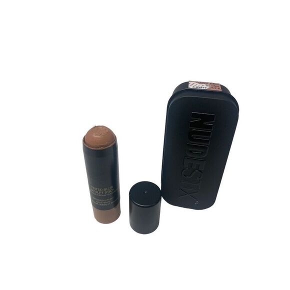 Nudestix Beach Babe Face Lip Matte Highlighter Lightly Swatched - Picture 1 of 1
